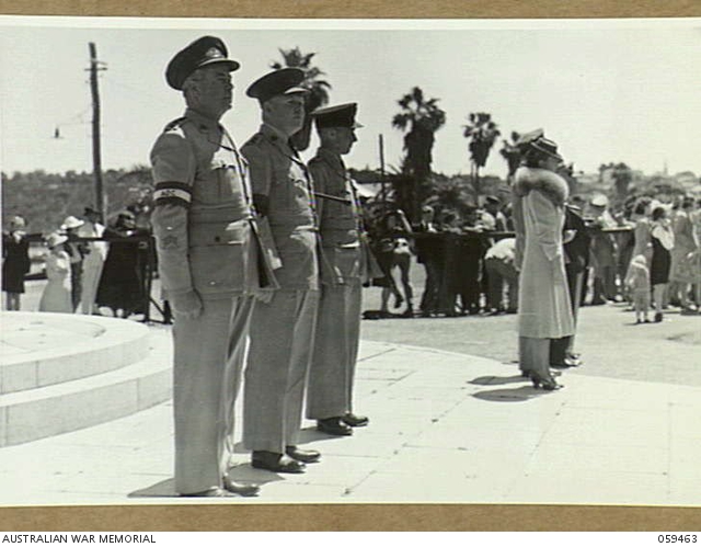 PERTH, WA. 1943-11-03. ARMY AND RAAF AIDES DE CAMP AT THE SALUTING BASE ...