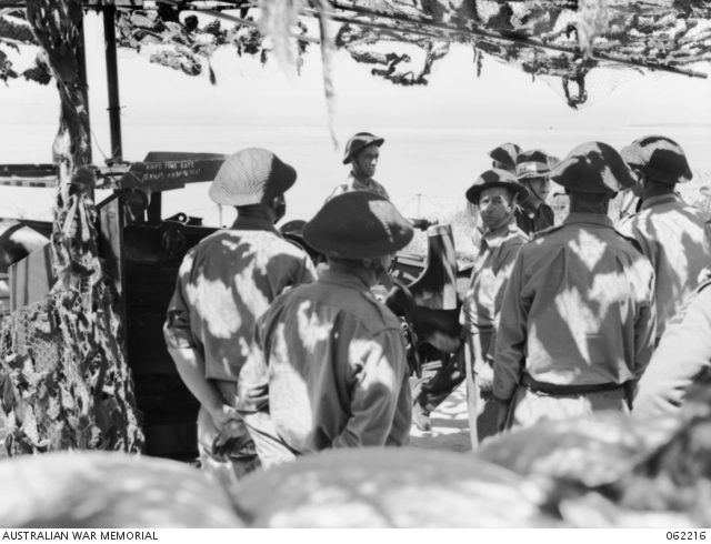 QUEENSCLIFF, VIC. 1943-12-30. MEMBERS OF THE AUSTRALIAN VOLUNTEER ...