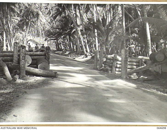 CEYLON. 1942-06. A ROAD BLOCK IN THE 6TH DIVISION AREA CONSISTING OF ...