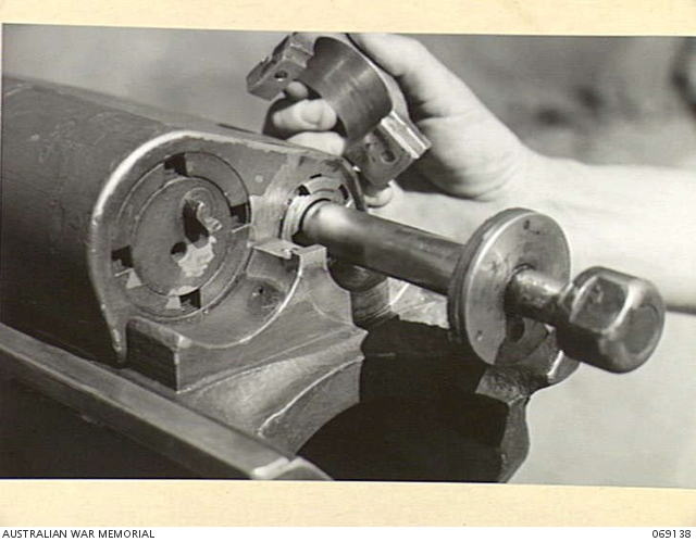 61 MILE RANGE, STUART HIGHWAY, NT. 1944-09-02. THE RECOIL MECHANISM OF ...
