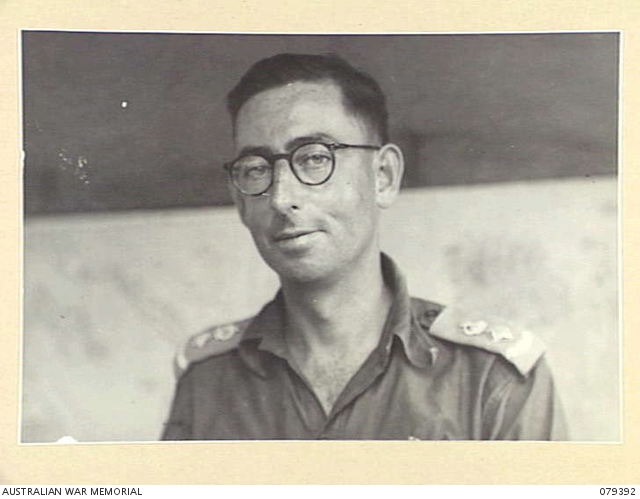 MALMAL VILLAGE, NEW BRITAIN. 27 FEBRUARY 1945. VX9713 LIEUTENANT ...