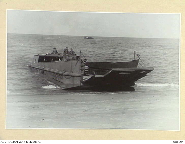 TRINITY BEACH, QUEENSLAND. 1944-10-17. LIEUTENANT P.F. FORSTER, (1) AND ...