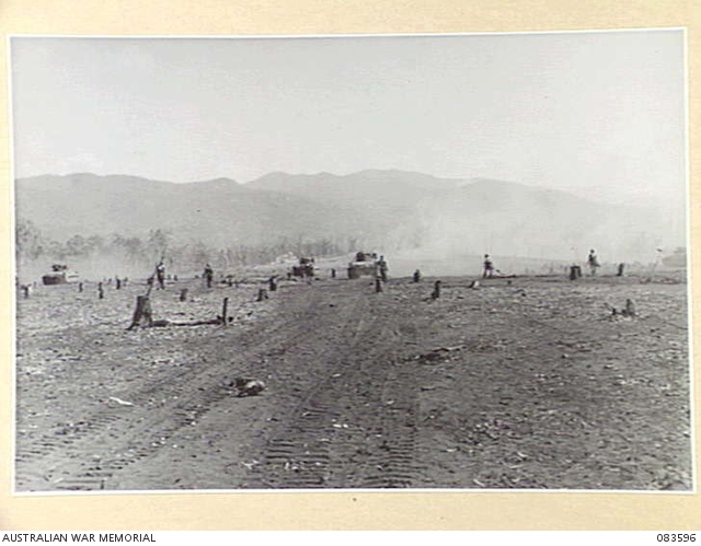 TANK ROCK, QLD. 1944-11-27. 2/9 INFANTRY BATTALION TROOPS FOLLOW ...