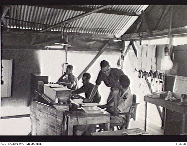 LABUAN ISLAND. 1945-08-10. PERSONNEL WORKING IN THE SEARCHLIGHT ...