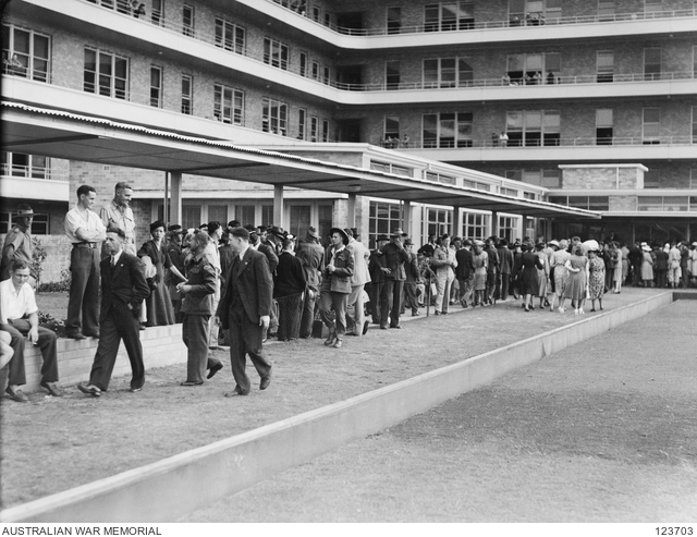 SYDNEY HARBOUR, NSW 1945-11-21. THE HOSPITAL SHIP KAROA ARRIVED AT ...