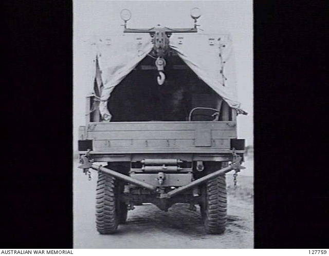 AUSTRALIA. LORRIES, 3-TON BREAKDOWN (AUSTRALIAN) NO.3A. REAR VIEW ...