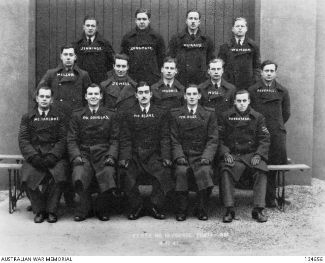 LITCHFIELD, ENGLAND. 1941-11-04. PILOTS AND OBSERVERS OF 27TH ...
