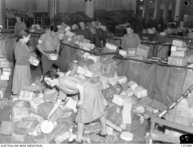 MELBOURNE, VIC. 1942-12-09. MEMBERS OF THE AUSTRALIAN WOMEN'S ARMY ...