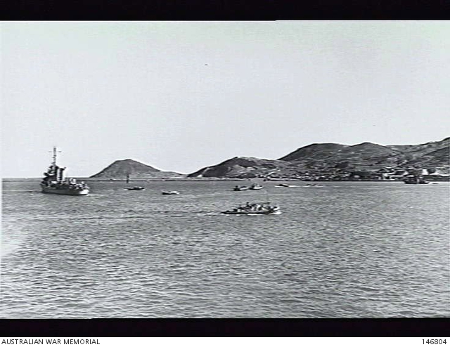 warship-guarding-the-entrance-into-the-harbour-australian-war-memorial