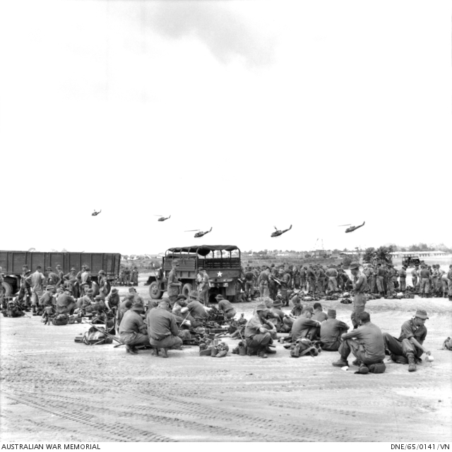 SOUTH VIETNAM, 1965-07-14. TROOPS OF 1ST BATTALION, THE ROYAL ...
