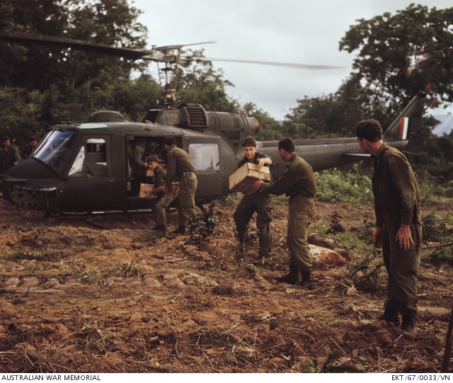 Troops from C Company, 7th Battalion, The Royal Australian Regiment ...