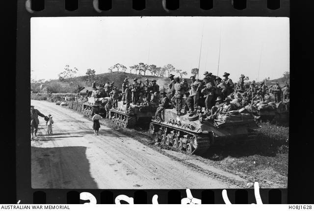 Troops of the 3rd Battalion, The Royal Australian Regiment (3RAR), on ...