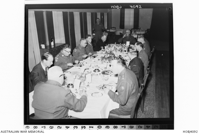 A group of senior Australian Army, RAN and RAAF officers enjoy a dinner ...