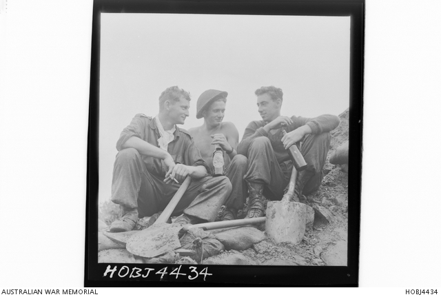Three members of the 2nd Battalion, The Royal Australian Regiment (2RAR ...