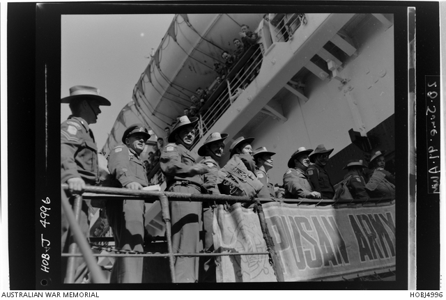 Members of the 2nd Battalion, The Royal Australian Regiment (2RAR ...