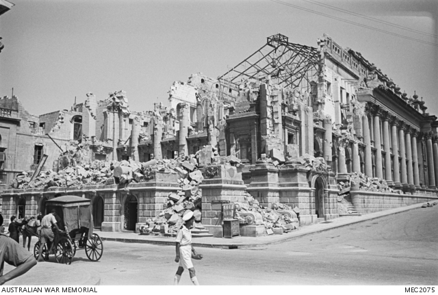malta-c-july-1943-the-ruins-of-one-of-malta-s-fine-buildings