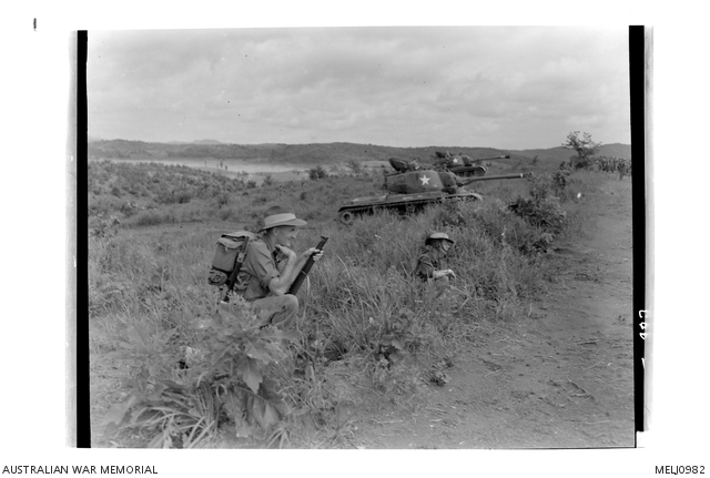 Soldiers of the 1st Battalion, The Royal Australian Regiment (1RAR ...