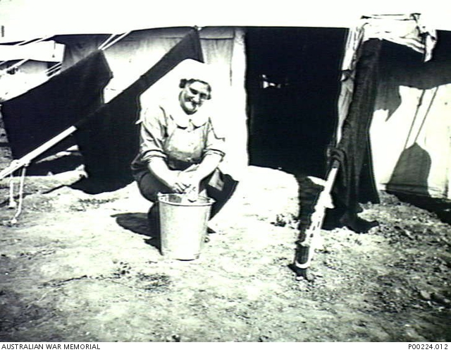 GAZA RIDGE, PALESTINE, 1940-1942. SISTER GOFF OF 2/2 AUSTRALIAN GENERAL ...