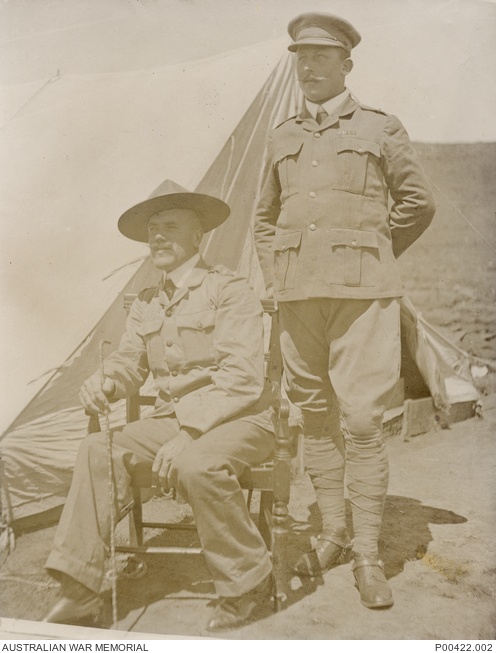 SOUTH AFRICA, C.1901. CAPTAIN T.R. RICHARDS AND 2ND LIEUTENANT G.A