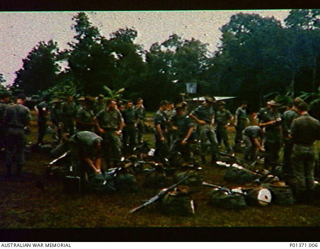 MEN OF D COMPANY, 8TH BATTALION, THE ROYAL AUSTRALIAN REGIMENT (8RAR ...