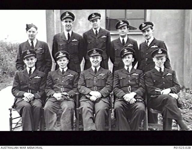Group portrait of RAAF pilots outside 'B' Flight Office of No. 462 ...