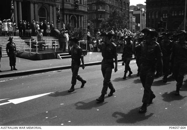 Arrival in Sydney, 7th Battalion, The Royal Australian Regiment (7RAR ...