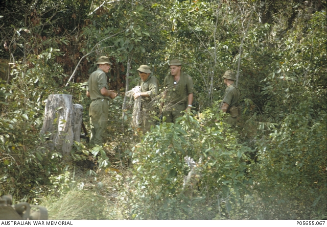 Unidentified infantrymen of the 6th Battalion, Royal Australian ...