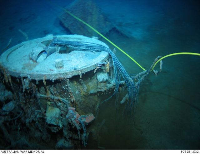 Dive 3 HMAS Sydney II Debris Field S1 stbd forward 4-inch HA Gun and ...