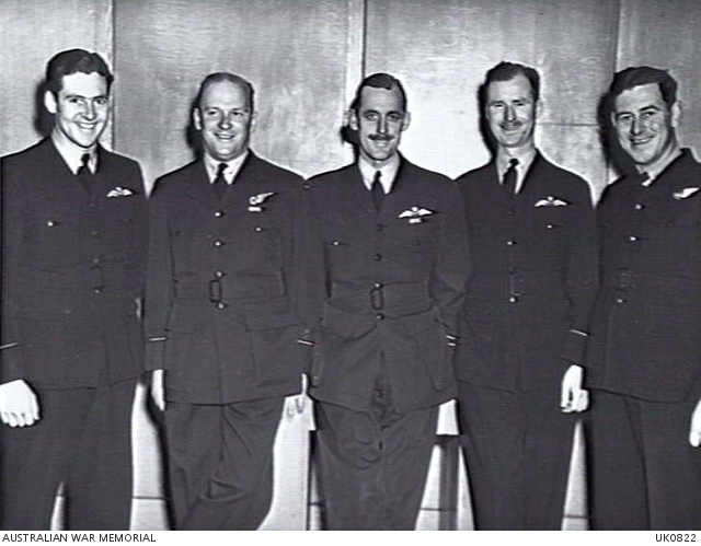 LONDON, ENGLAND. 1943-11-22. GROUP PORTRAIT AT RAAF OVERSEAS ...