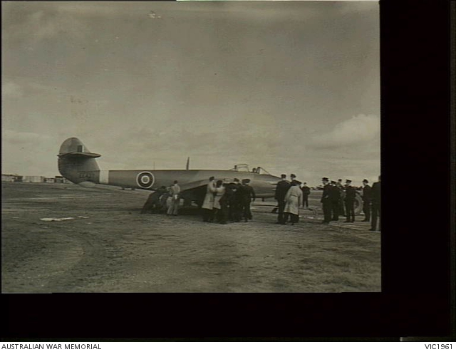 Laverton, Vic. 1946-06-05. On the airfield at RAAF Station Laverton ...