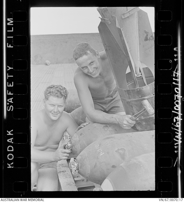 preparing-the-fuses-of-a-500-pound-bomb-for-a-canberra-bomber-aircraft
