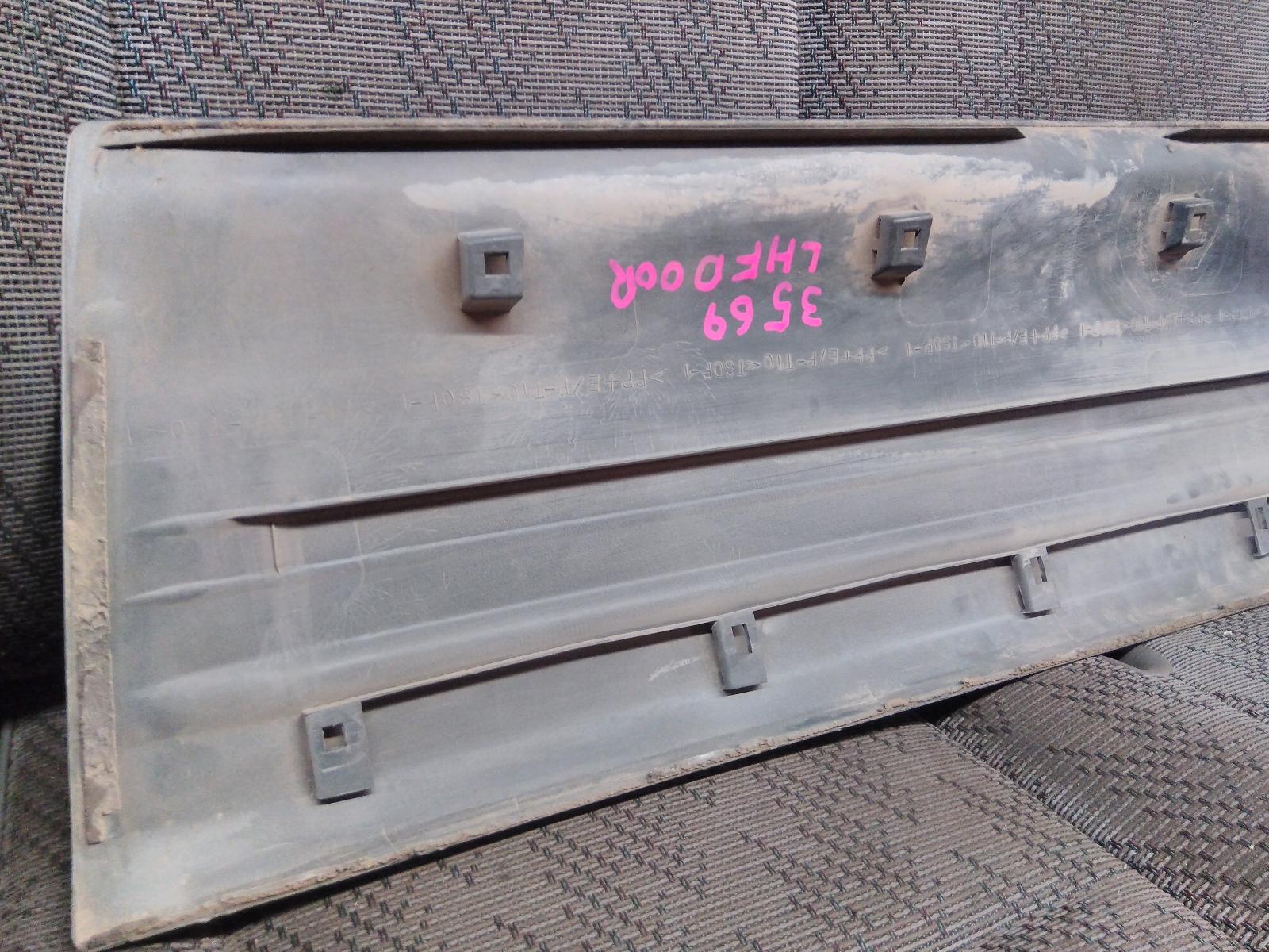 1998 Toyota Prado Body/Door Mould View Auto part Body/Door Mould Toyota Prado 1998