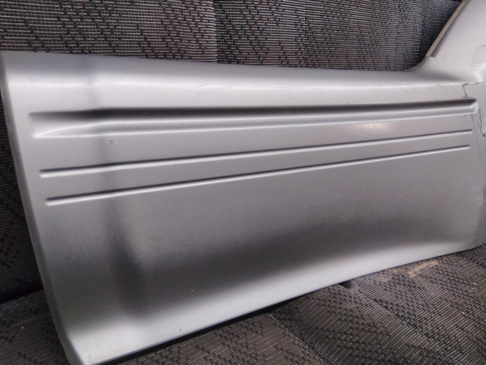 1998 Toyota Prado Body/Door Mould View Auto part Body/Door Mould Toyota Prado 1998