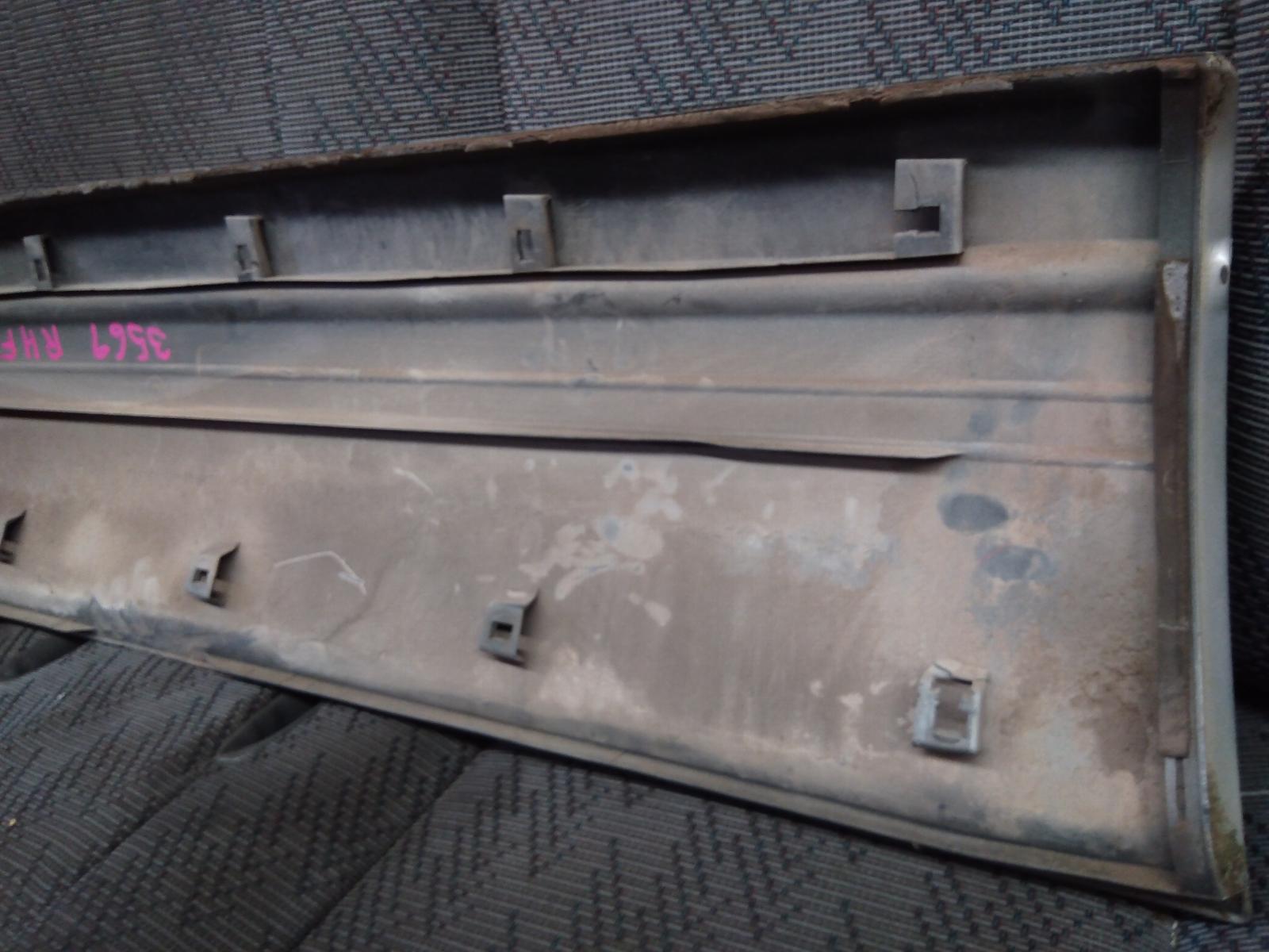 1998 Toyota Prado Body/Door Mould View Auto part Body/Door Mould Toyota Prado 1998
