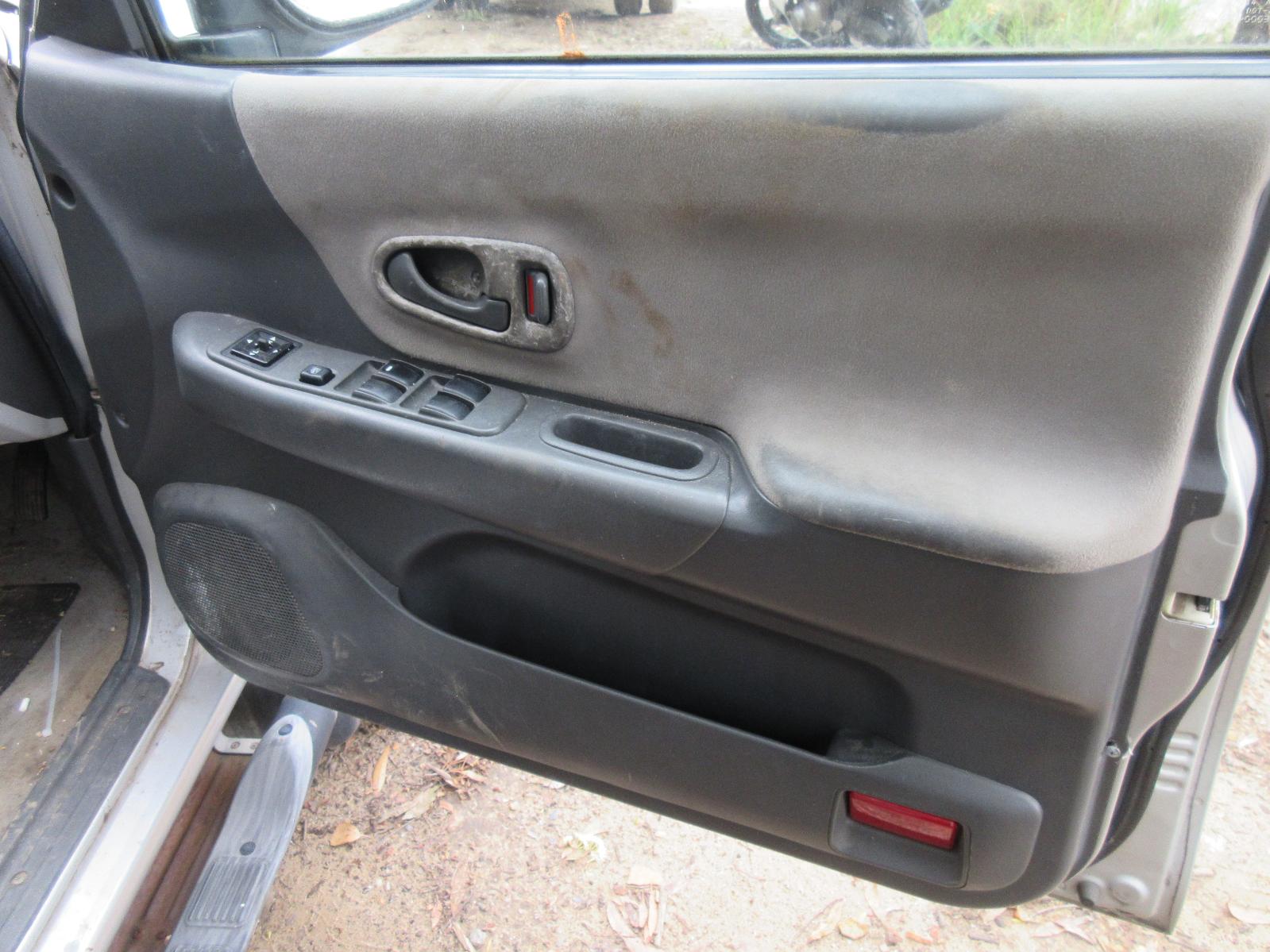 View Auto part Gear Stick/Shifter Mitsubishi Challenger 2001