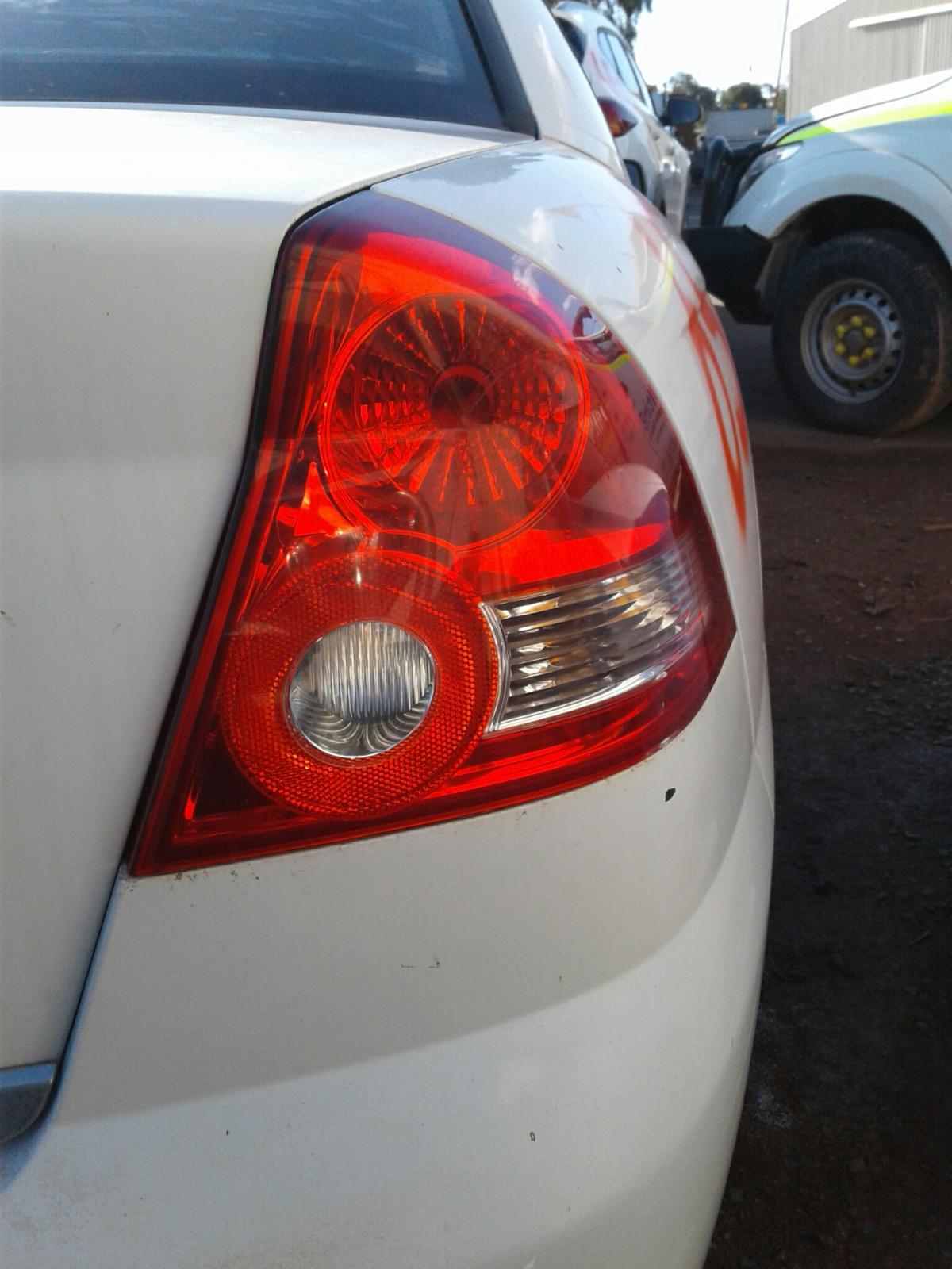 Wiper Arm Commodore Holden 2004