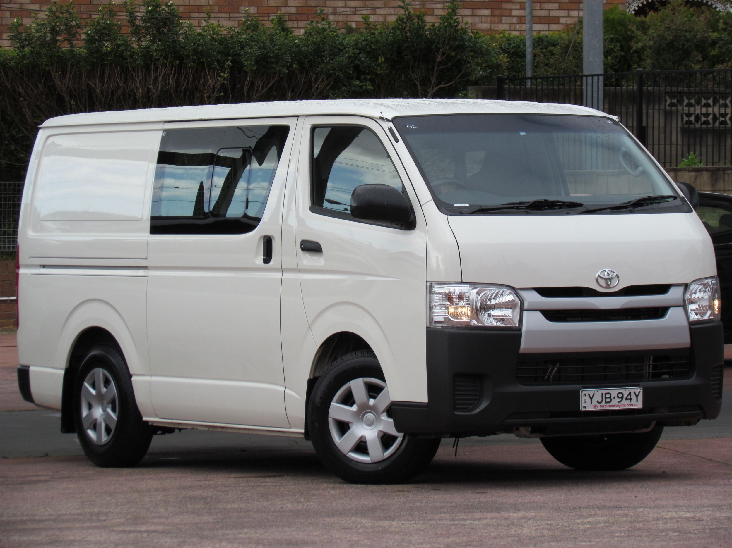 toyota hiace lwb crew van