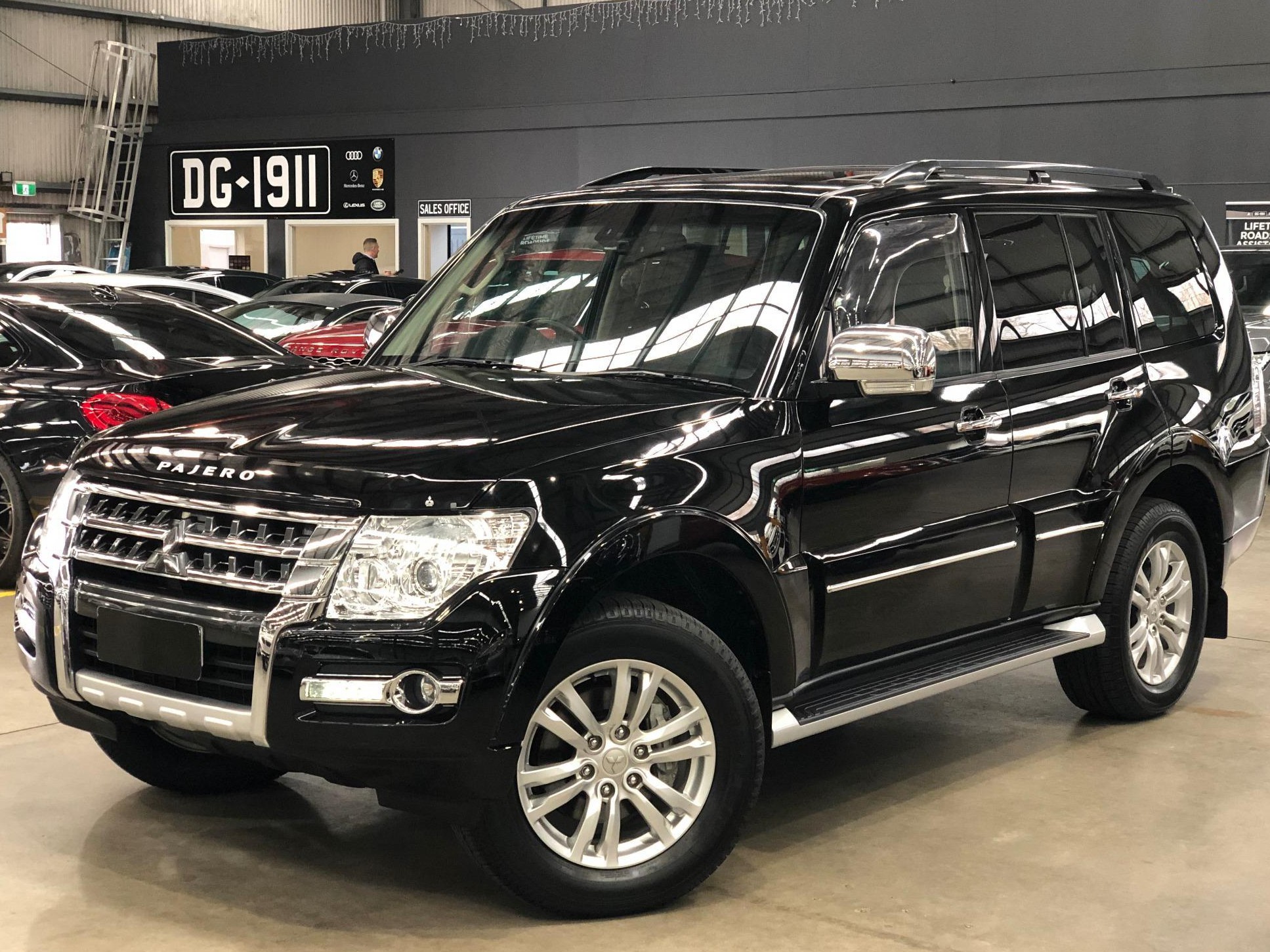 Mitsubishi pajero wagon