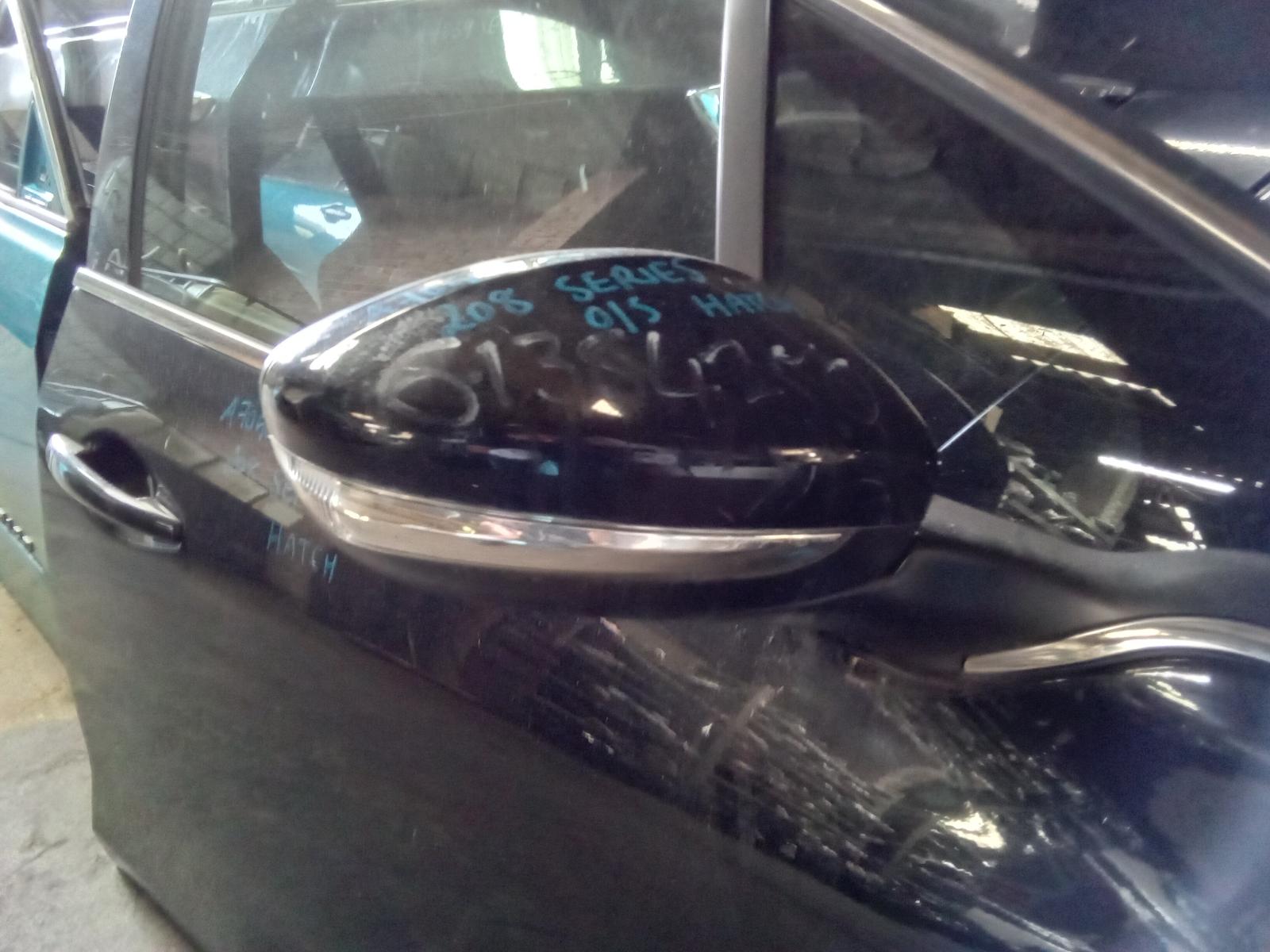 View Auto part Right Door Mirror Peugeot 208 2014
