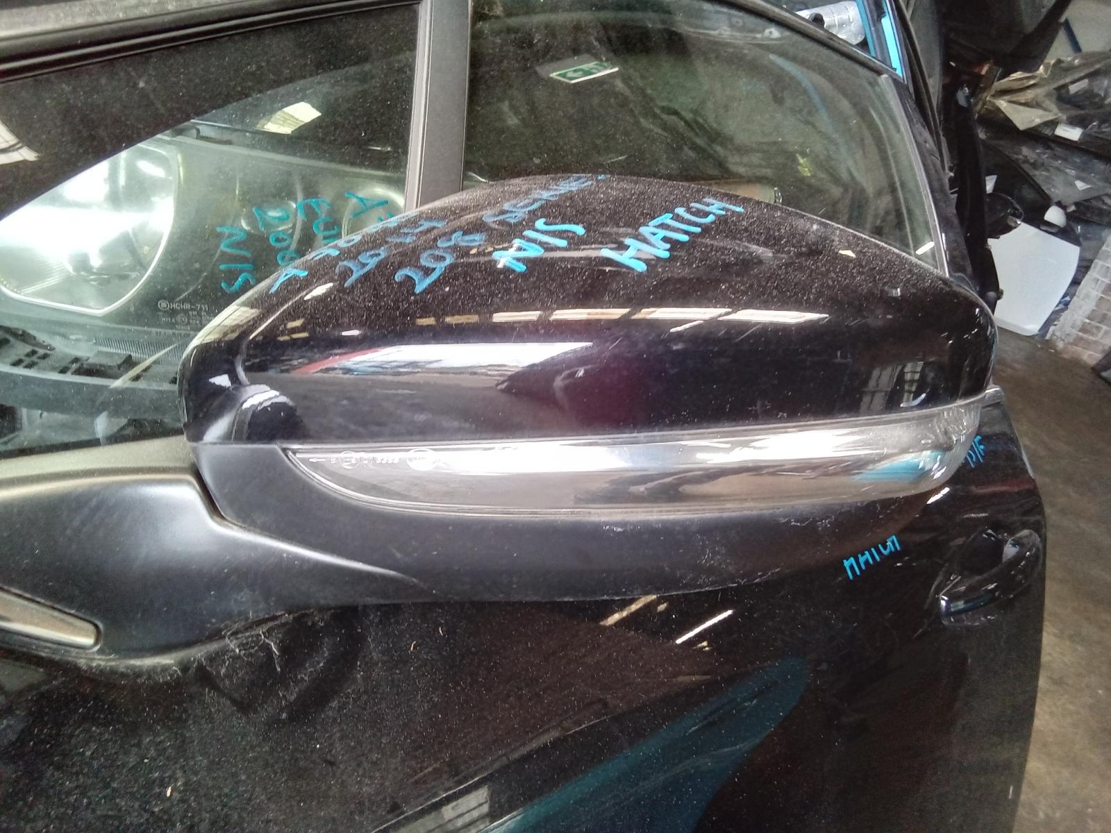 View Auto part Left Door Mirror Peugeot 208 2014
