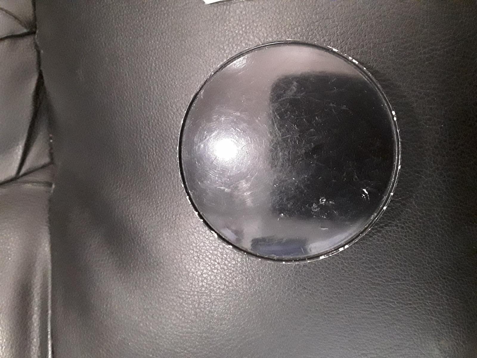 1998 Holden Commodore Wheel Cover/Hub Cap View Auto part Wheel Cover/Hub Cap Holden Commodore 1998