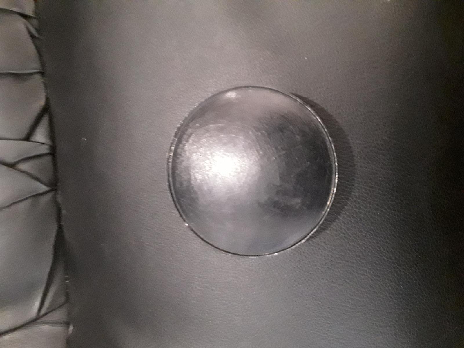 1998 Holden Commodore Wheel Cover/Hub Cap View Auto part Wheel Cover/Hub Cap Holden Commodore 1998