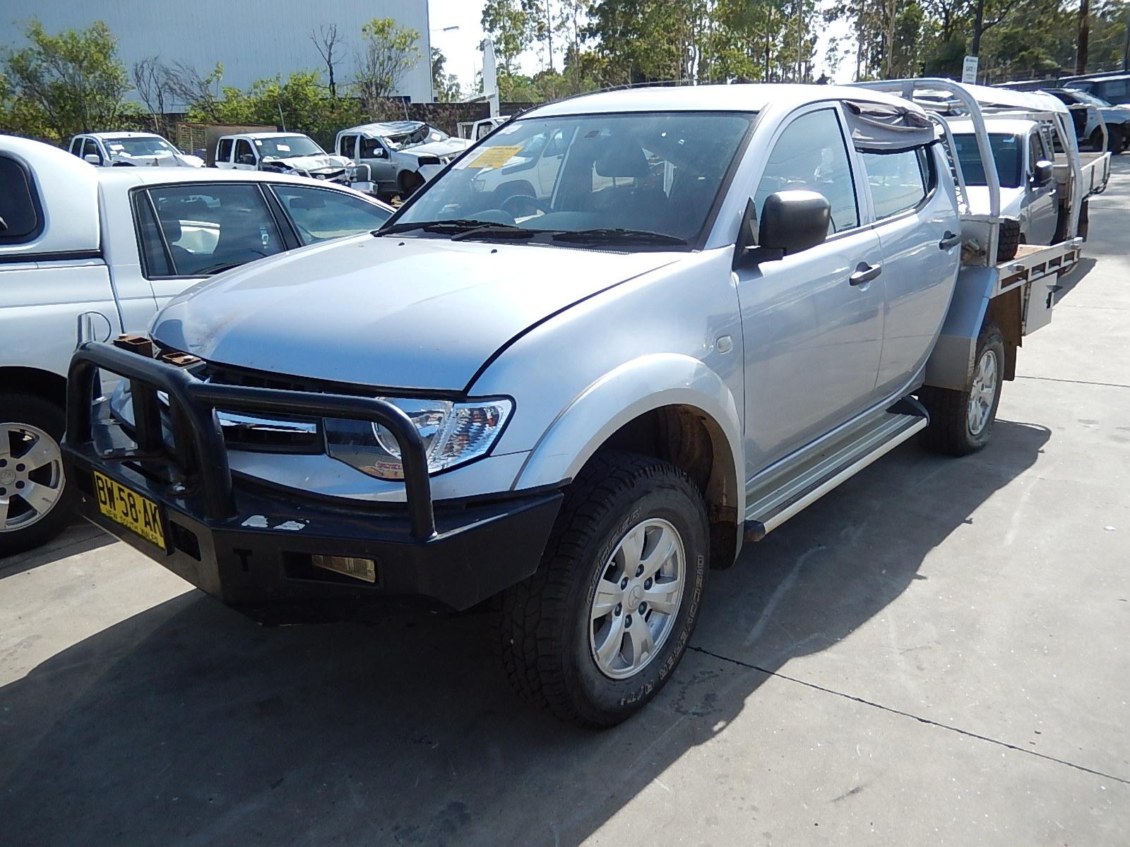 View Auto part Instrument Cluster Mitsubishi Triton 2013