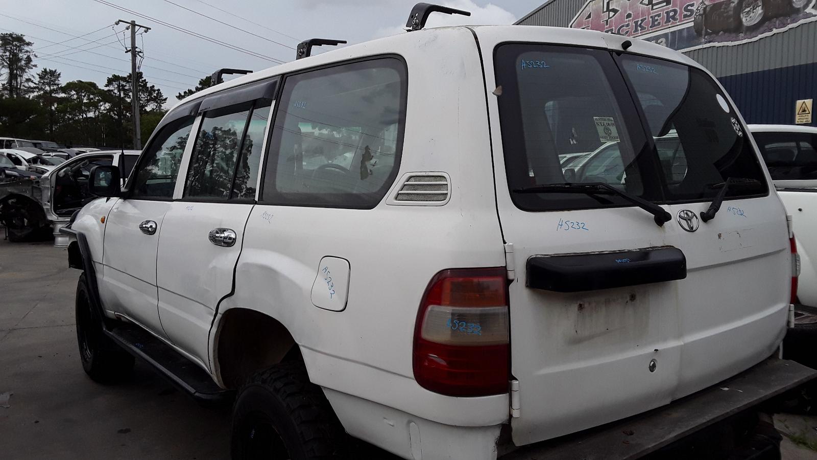2005 Toyota Landcruiser A/C Condenser View Auto part A/C Condenser Toyota Landcruiser 2005