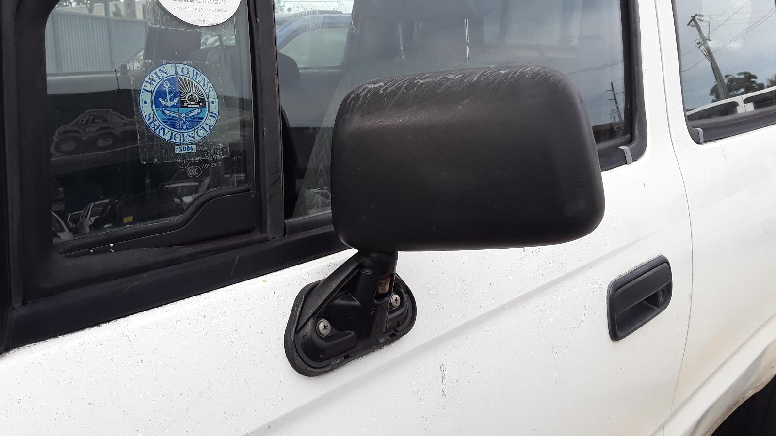 View Auto part Right Guard Liner Toyota Hilux 2004