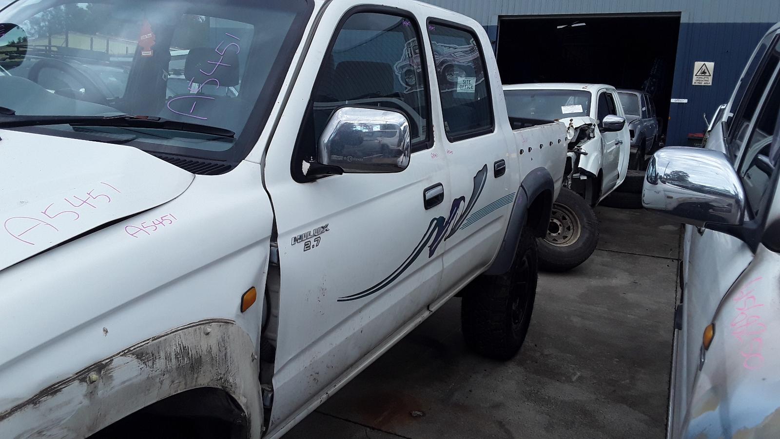 View Auto part Left Indicator/Fog/Side Toyota Hilux 1999