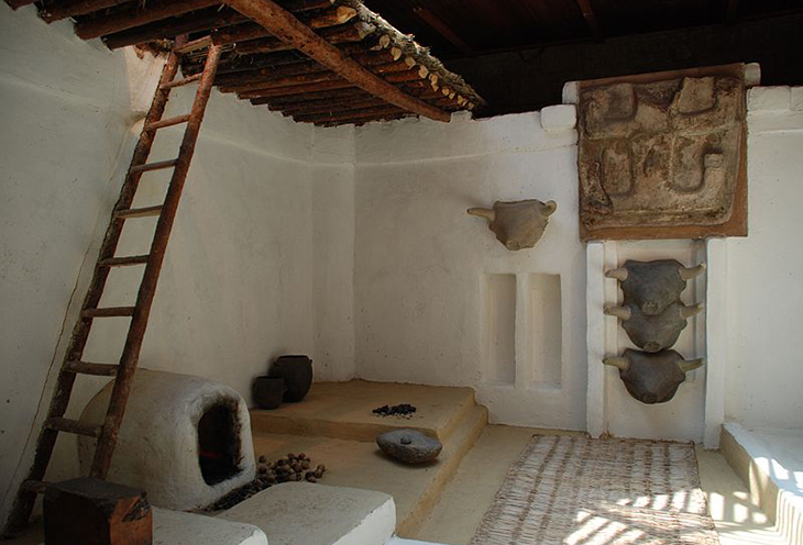 Reconstructed interior, Catalhoyuk