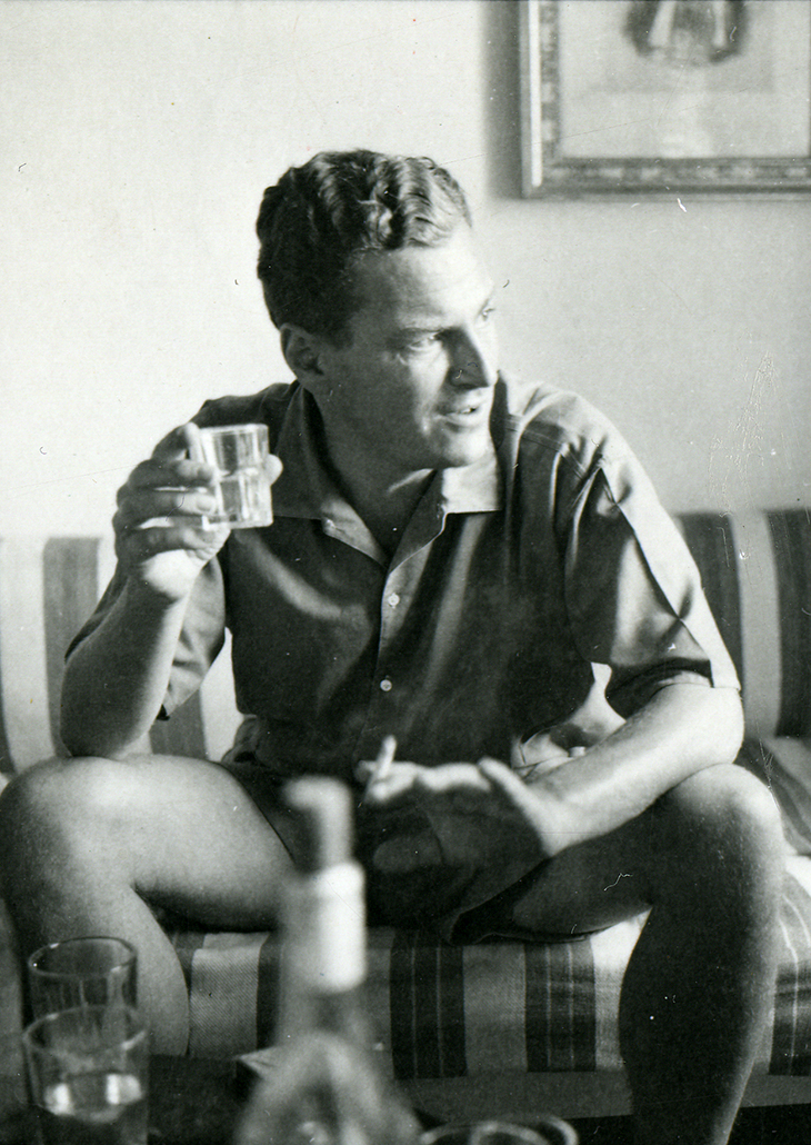 Patrick Leigh Fermor at Ghika's house in Hydra in 1955. Benaki Museum – Photographic Archive, Athens. © Benaki Museum 2018