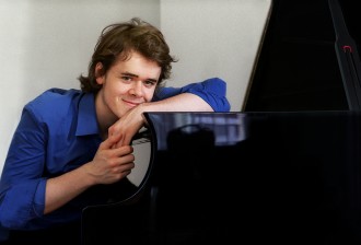 BENJAMIN GROSVENOR 1 YAMAHA CFX LAURIE LEWIS
