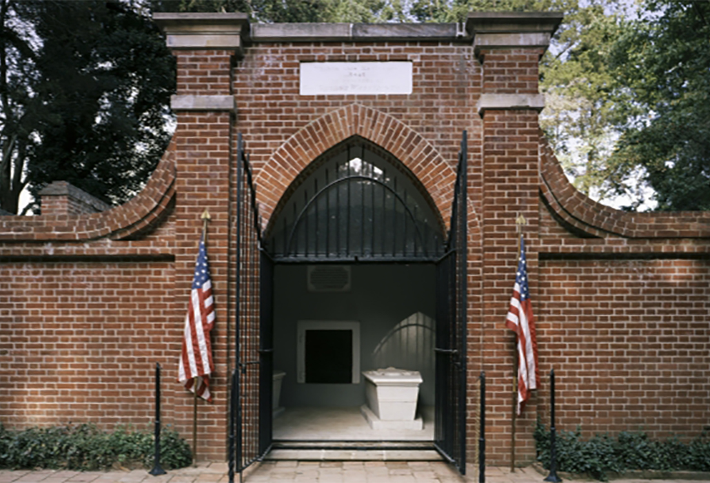 he tomb of George Washington, Mount Vernon, Virginia present day. Photo Carol M. Highsmith/Getty Images